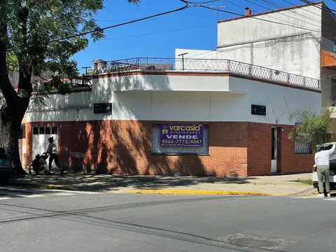 Casa a refaccionar en Villa Luro