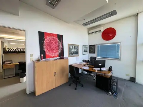 Oficina con excelente ubicacion y acceso en San Isidro