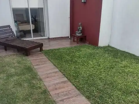 Depto Tipo Casa en Venta 5 años