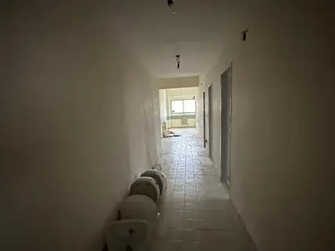 Venta Edificio - Hotel   Locales   120 cocheras en Avellaneda