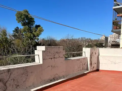 Leopoldo Marechal 900 P1° x esc. PH 4 amb. 162m² c/ bcón. Patio. Tza. Fte. al Parque Centenario.