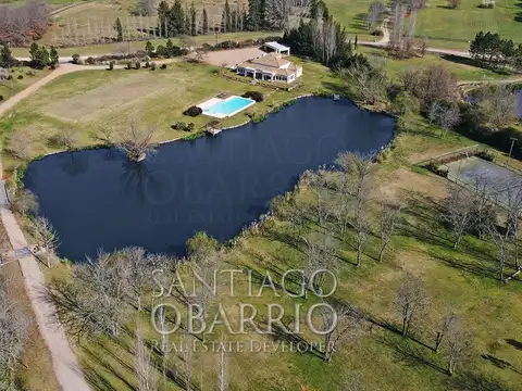 Casa en Venta con 4 cocheras