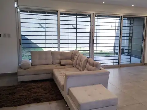 Depto Tipo Casa 4 ambientes con 1 baño
