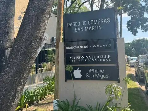 Av. San Martin 2300, Piso 0