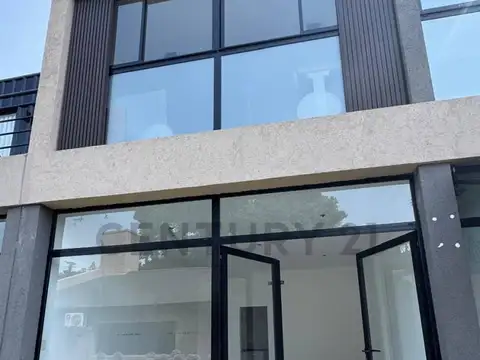 Av. San Martin 2300, Piso 0