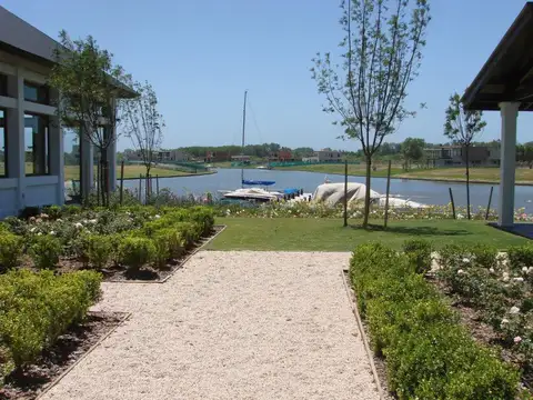 Excepcional lote en venta en Albanueva, ubicación privilegiada con las mejores vistas