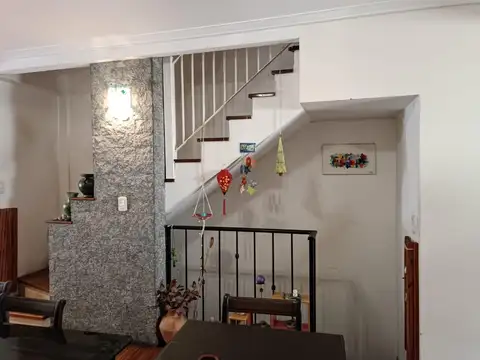 Depto Tipo Casa 5 ambientes con 2 baños