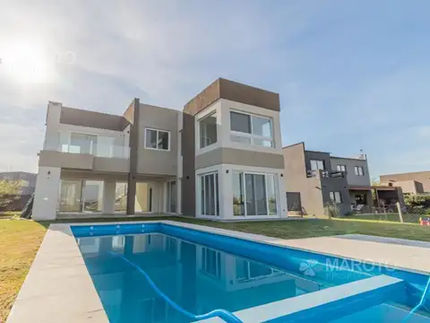 CASA EN VENTA EN BARRIO EL CANTON - MAROTO PROPIEDADES