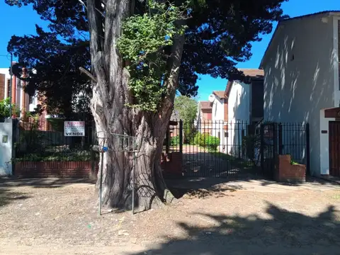 DUPLEX - 2 DORMITORIOS + COCHERA CUBIERTA + PATIO