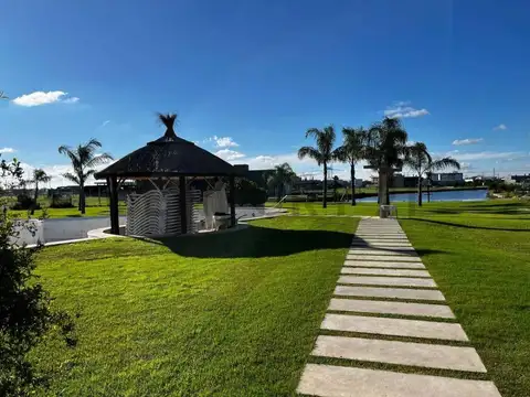 F. Cáceres Ruta 58 100, Piso 0