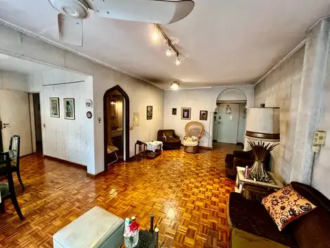 Venta - 3 ambientes balcón al frente - Barrio Norte