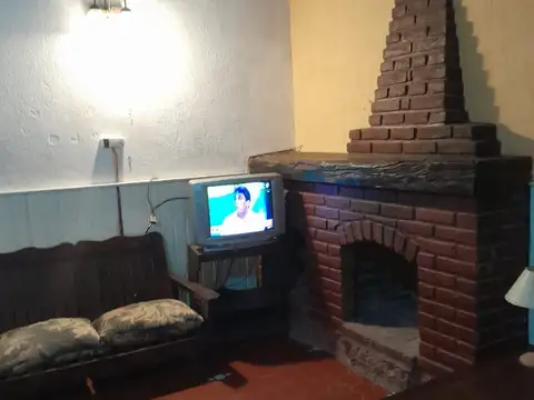 VENDO CHALET ANTIGUO CENTRO 4 DOR. 2 BÑS ENTRADA PARA AUTO Y FONDO V3760