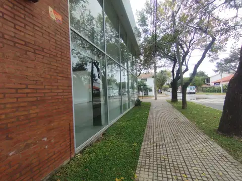 ANGELOME AL 1800 - ALQUILER LOCAL EN FUNES