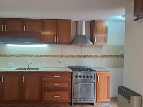 Casa 3 ambientes con 1 baño