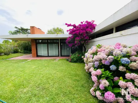 Hermosa casa en zona de Playa Mansa de 3 dormitorios