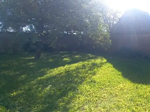 VENTA CASA 3 DORMITORIOS y AMPLIO PATIO VERDE