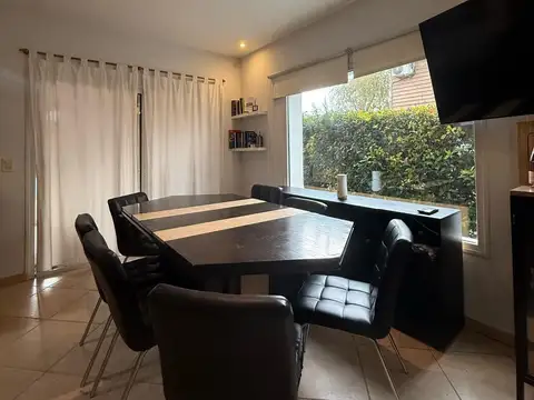 Casa 6 ambientes con 3 baños