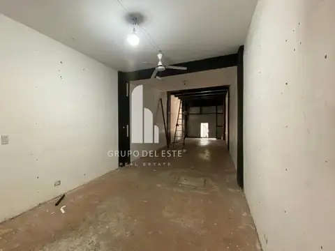 Galpon en Alquiler en Flores, USD 1.600