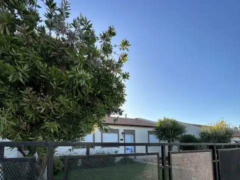 OPORT! VENTA CASA 4 DORM, QUINCHO, GARAJE, PATIO - ING. GRUN