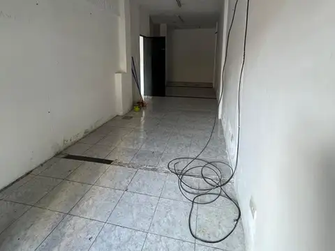 Local en Alquiler Via Púb.