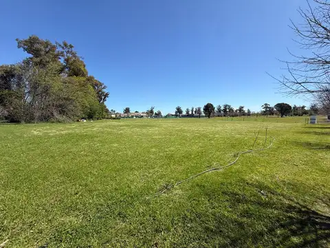 Terreno central arbolado de 3000m2 en venta en lujan barrio cerrado Everlinks golf