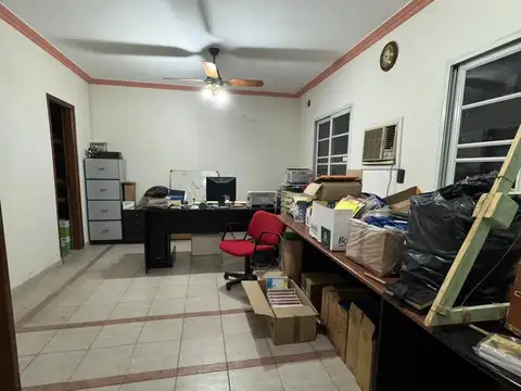 Galpon en Venta 77  mts Fondo