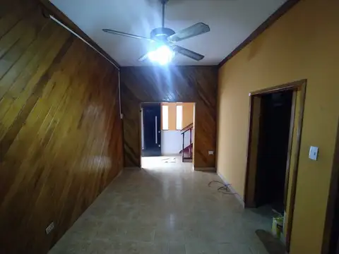 Depto Tipo Casa en Alquiler en Villa Dominico, $ 580.000