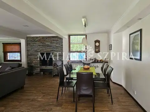 Casa en Venta con 4 cocheras