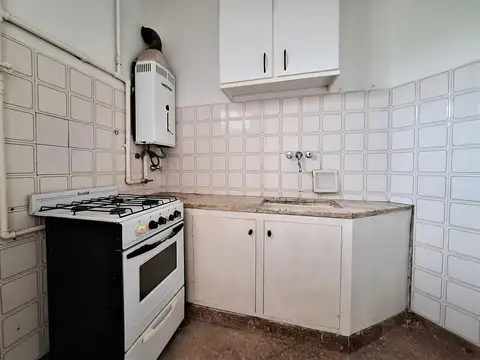 Diag. 77 e/ Pza. Italia y 8