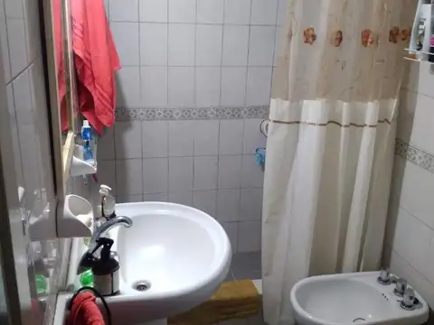 Departamento tipo PH, 3 ambientes, con patio.