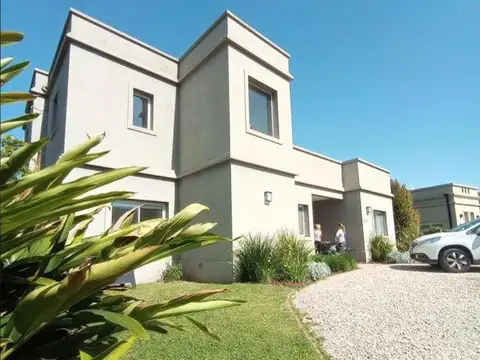 Casa en Alquiler Temporal en El Canton, USD 2.000