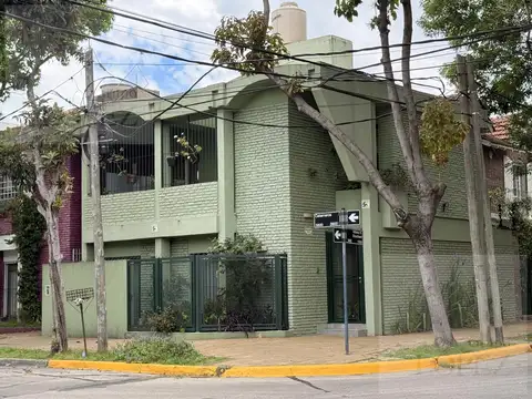 Venta Casa en La Lucila 3 dormitorios - Excelente estado!