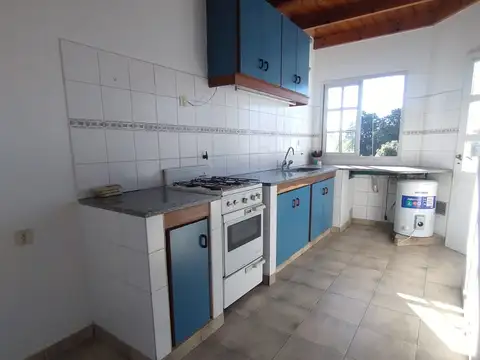 HERMOSO DEPARTAMENTO EN DUPLEX CON COCHERA - BOUCHARD 1551 - ADROGUE