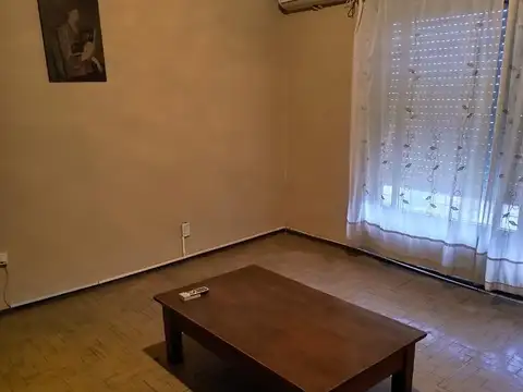 CASA MULTIFAMILIAR 6 AMBIENTES