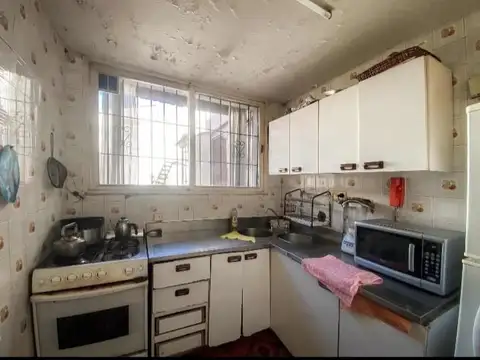 Casa 6 ambientes con 2 baños