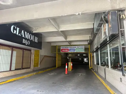 COCHERA CENTRICA AMPLIA