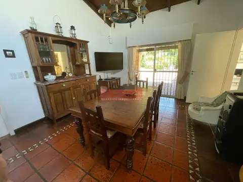 Casa en Venta con 2 cocheras