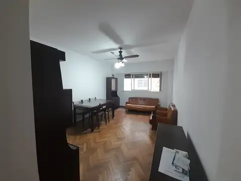 Departamento de 3 ambientes amplios luminoso sin balcon.