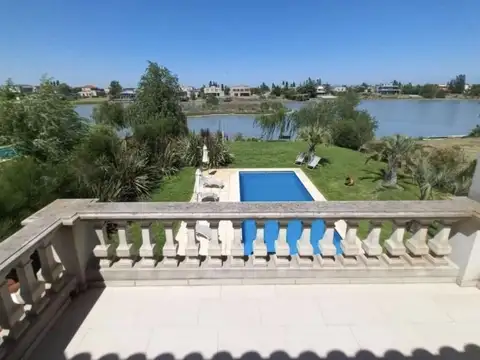 Casa en Alquiler de 3 dormitorios