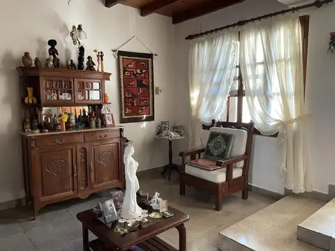 Casa 6 ambientes con 3 baños