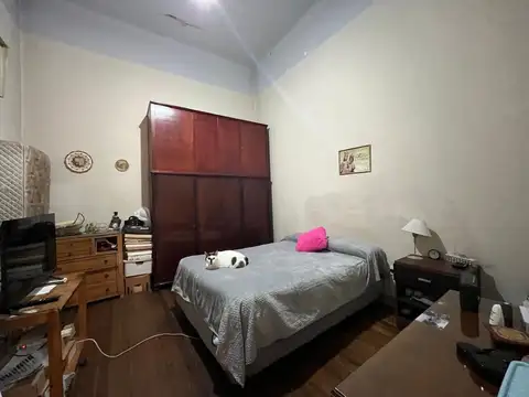 Casa de 2 Plantas, excel. ubicación. Flores CABA