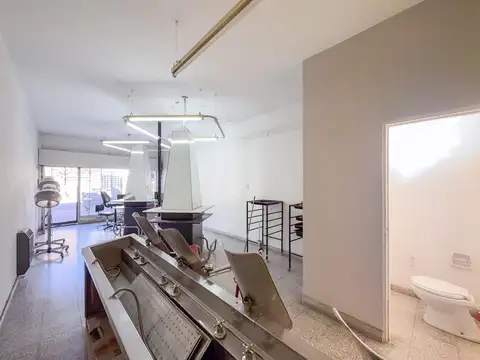 Local en Alquiler en Parque Casado, $ 400.000