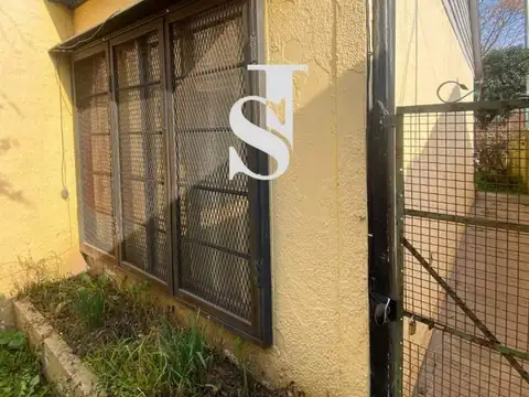 Casa 5 ambientes con 1 baño