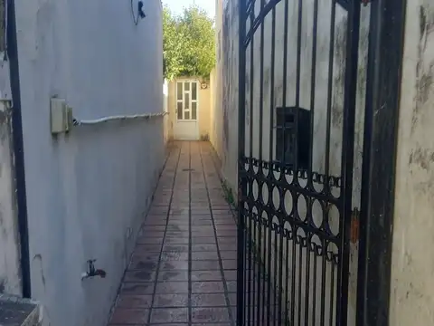 Venta casa 2 dorm. San Nicolás.