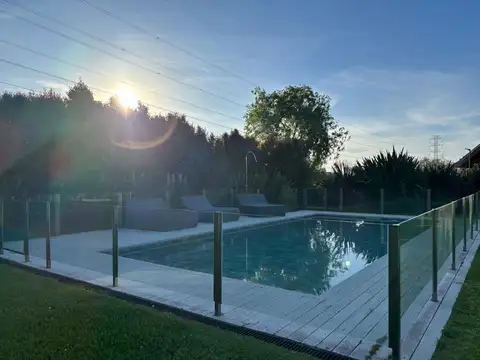 CASA DE DISEÑO EN CLUB DE CAMPO HACOAJ VENTA 3 años ant