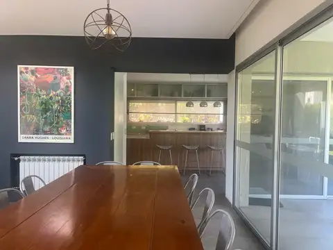 Casa 4 ambientes con 3 baños