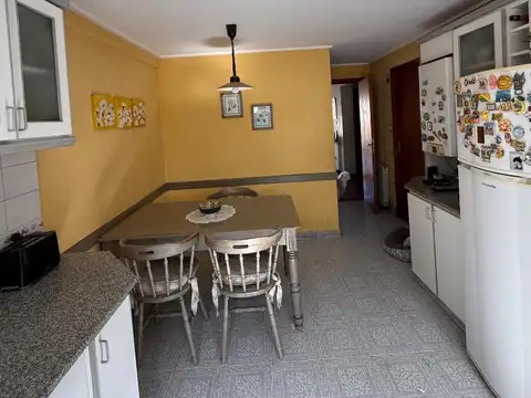 DEPARTAMENTO 4 AMBIENTES CON COCHERA DOBLE