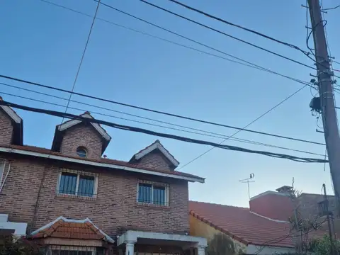 Venta de Duplex en muy buen estado estado Calle Murature 2430