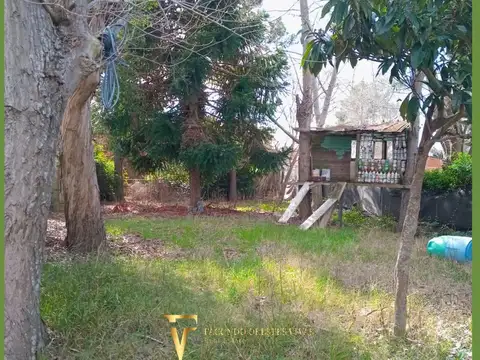 VENTA-CASA- CUATRO AMBIENTES-PATIO-MAR DEL TUYU