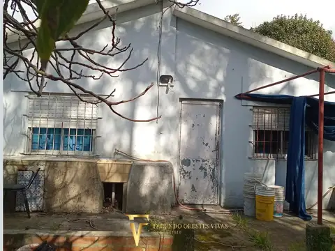 VENTA-CASA- CUATRO AMBIENTES-PATIO-MAR DEL TUYU